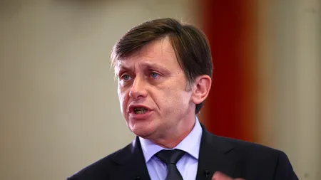 SUSPENDAREA LUI BĂSESCU. Antonescu, la microfonul de la prezidiu: 