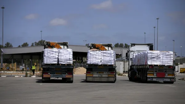Armata israeliană a permis transferul de asistență umanitară în Fâșia GAZA, după mai mult de două luni