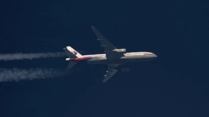 Posibile fragmente din avionul Malaysia Airlines dispărut, descoperite în Oceanul Indian. VIDEO