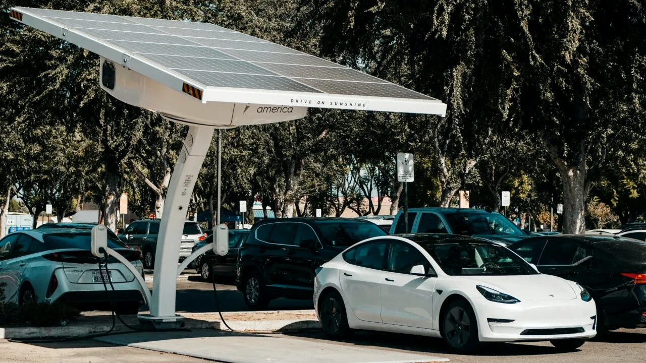 Uniunea Europeană a impus o serie de sisteme avansate de asistență la condus pentru producătorii auto