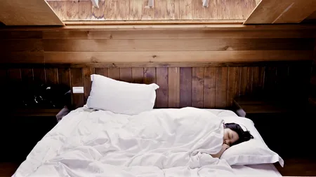 Mucegaiul din perne poate provoca o boală de plămâni incurabilă