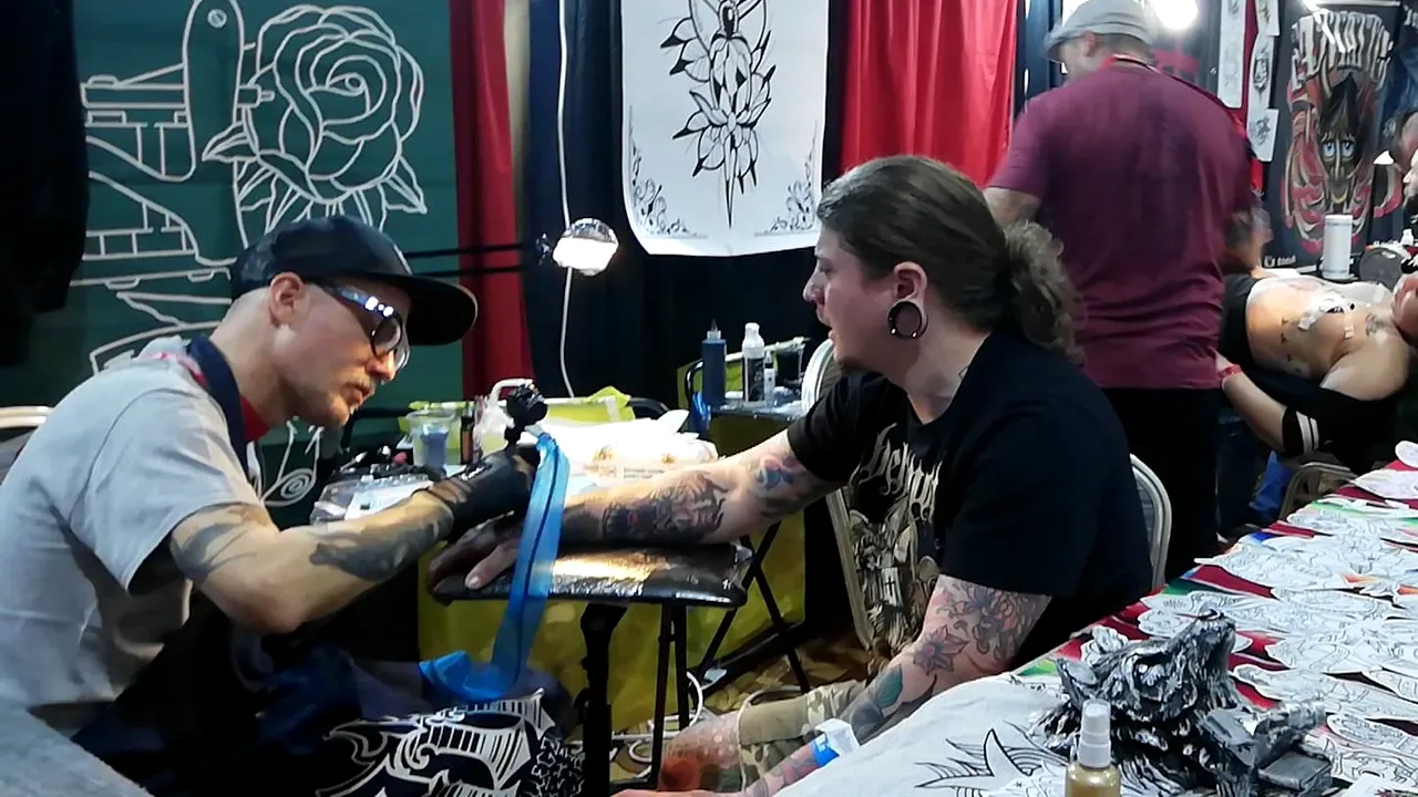 Peste 100 de ARTIȘTI, reuniți la International Tattoo Convention Bucharest. Ce TATUAJE se poartă în 2019

