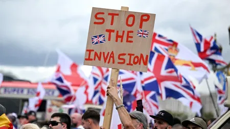 Paradoxul imigrației: Alegătorii de dreapta din Marea Britanie sunt mai anti-imigranți decât susținătorii lui Trump, arată un sondaj