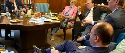 POLITICĂ. Dacian Cioloș, reacție la fotografia cu Orban fumând în birou. „Fă ce spune popa, nu ce face popa”