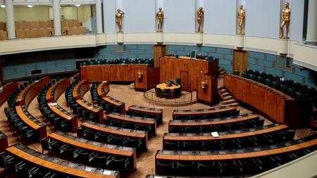 Finlanda prelungește interdicția impusă migranților care solicită azil la granița cu Rusia