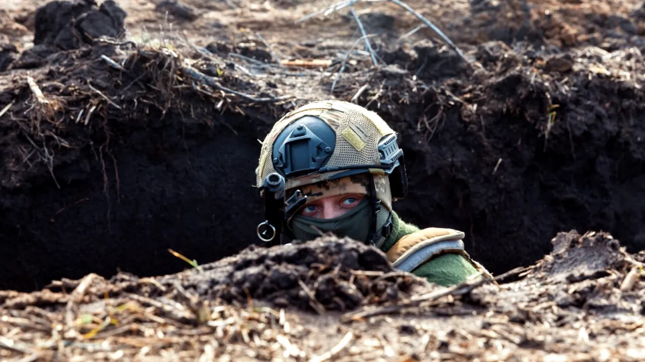 Comandanți ucraineni, sub protecția anonimatului: Recruții NEINSTRUIȚI, de vină pentru pierderile de teritoriu pe frontul din estul Ucrainei