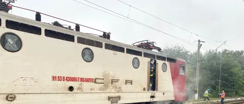 Locomotiva trenului Iaşi-Bacău a luat foc în Gara Sârca, din județul Iași. Circulația feroviară a fost întreruptă zeci de minute (FOTO)