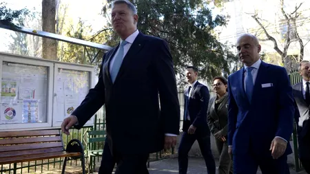 EXCLUSIV - Alegeri prezidențiale 2019 / Politicieni, vedete, oameni de afaceri la urne. Băsescu a venit cu soția / Fiii lui Năstase, surprinși la vot FOTO și VIDEO