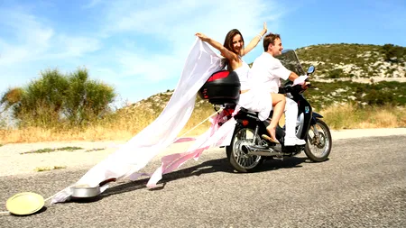 Căsătoria NU ARE VÂRSTĂ. Un bărbat din Galați se însoară pentru prima dată în viață la 80 DE ANI. De cât timp sunt cei doi ÎMPREUNĂ