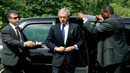 George W. Bush spune că Obama este naiv și îl sfătuiește cum trebuie să procedeze cu teroriștii din Statul Islamic: 