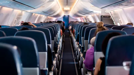 Rețea formată din 60 de hoți care furau parfumuri, ceasuri de lux și băuturi fine vândute la bordul avioanelor, ANIHILATĂ de procurori
