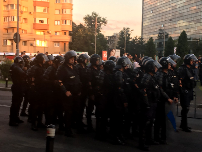 Jandarmi pregătiți de intervenție la Mitingul Diasporei 10 august 2018