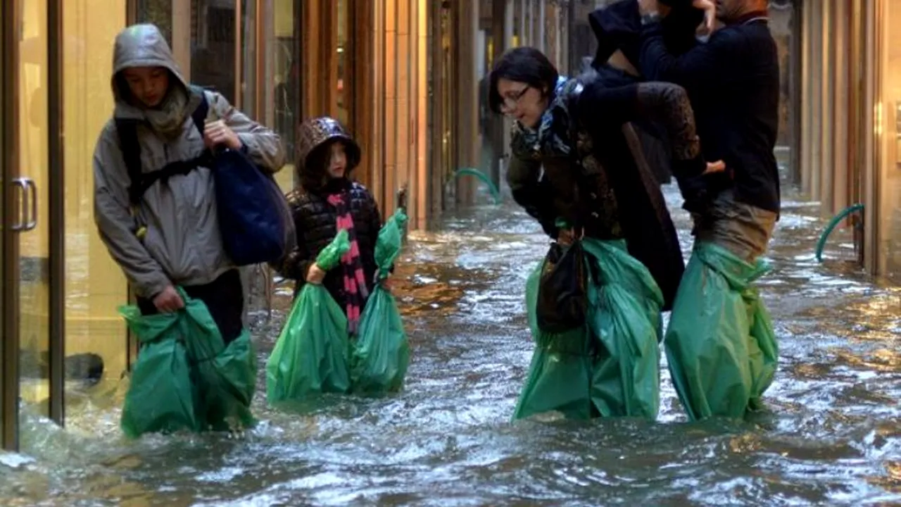 IMAGINI INEDITE din Veneția inundată. VIDEO 