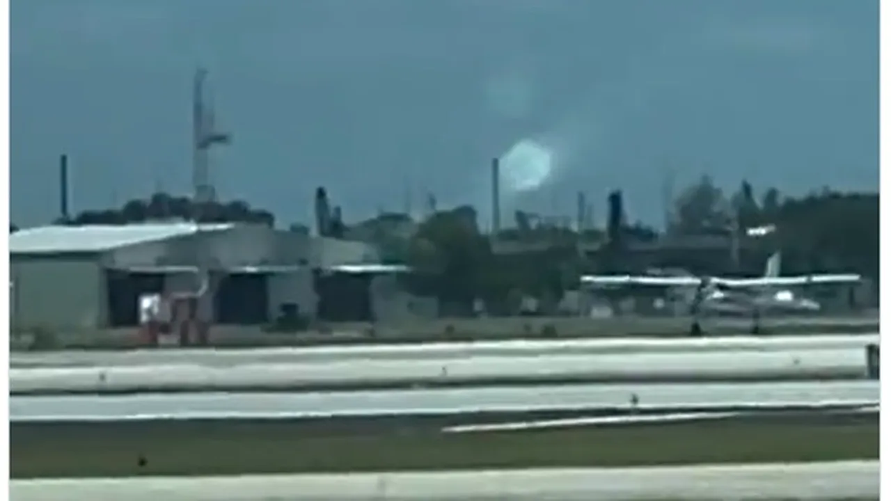 VIDEO | Un pasager fără experiență de zbor a pilotat un avion până la cel mai mare aeroport din zonă. „A fost o situație gravă”