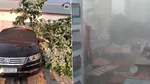 Furtună violentă în București după valul de caniculă. Copaci căzuți, străzi inundate, mașini avariate