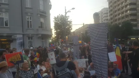 Proteste în București. Câteva sute de persoane au plecat în marș spre sediul DNA