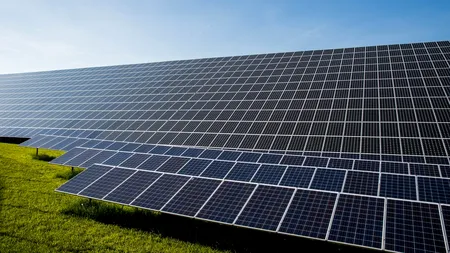 CONTROVERSĂ: Aproape 10.000 de gălățeni nu au apă curentă. Compania locală de profil a decis însă o investiție în ferme voltaice