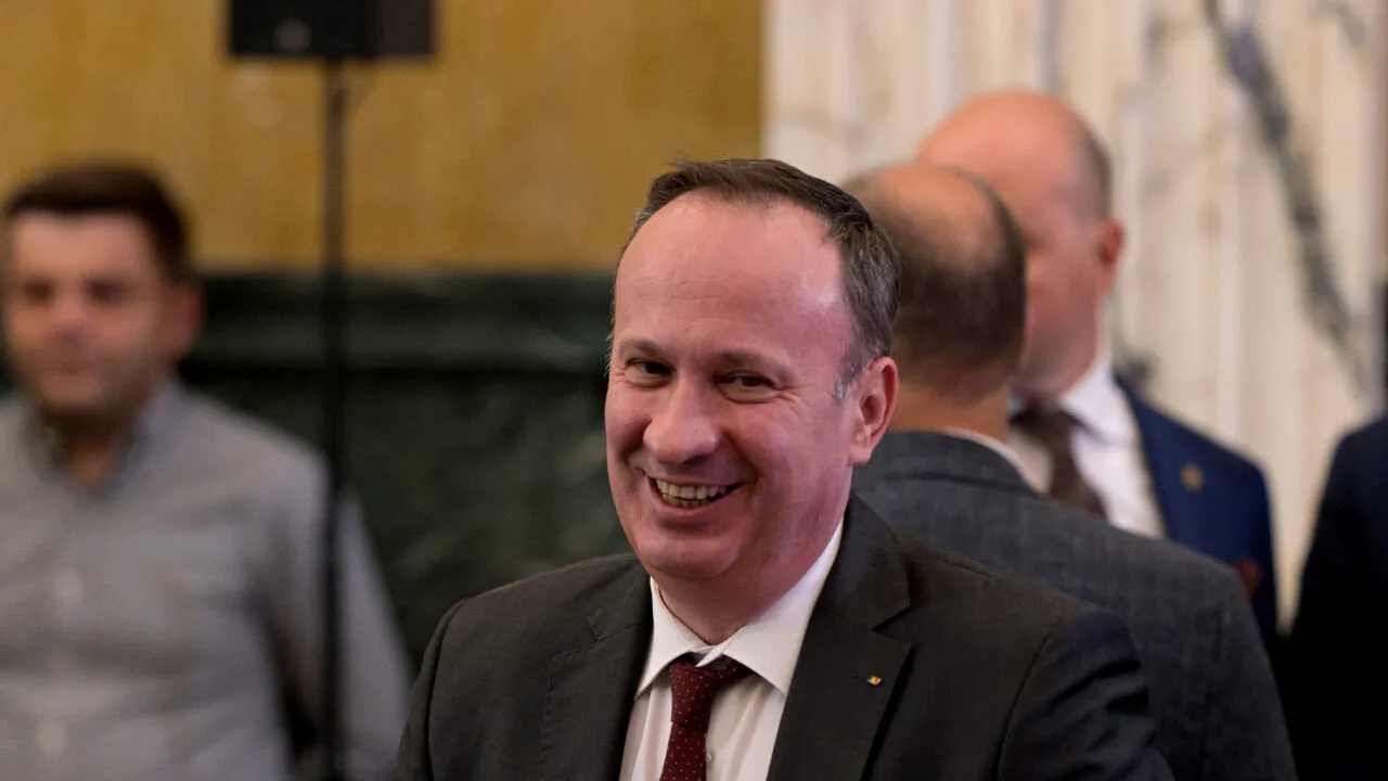 CARDURILE pentru educație încep să fie încărcate. La ce vor putea fi folosite