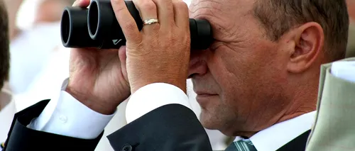 Băsescu: un candidat, OFIȚER SUB ACOPERIRE. „Mă întreb dacă mogulul Ghiță nu și-a pus cumva mâna în cap precum chelul, să nu se vadă chel 