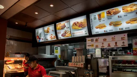 Cât câștigă, de fapt, angajații de la McDonald's. Unii pot ajunge la un salariu de 5.000 de lei net