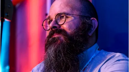 Cât de infecțioasă este noua tulpină de COVID-19? Răzvan Cherecheș: „Sper cu disperare să nu se confirme datele inițiale”. Ce e de făcut?