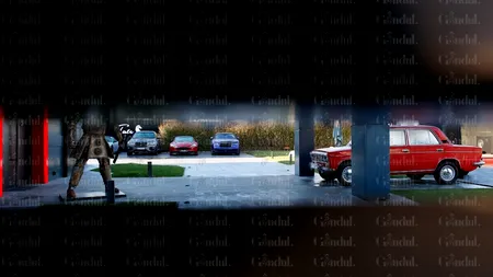 FOTO EXCLUSIV - Mașini în valoare de sute de mii de euro care aparțin fraților Andrew și Tristan Tate, puse sub sigiliu / Cea mai scumpă e un Rolls Royce Wraith Black Badge, care costă 360.000 euro