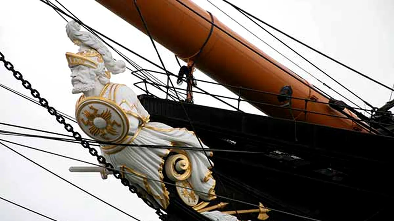 Iohannis, mascaronul de la prora României