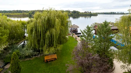 FOTO | Domeniu de pe malul Lacului Snagov, scos la vânzare. Cu cât se vinde o astfel de proprietate și cine sunt potențialii cumpărători