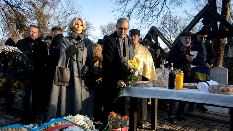 FOTO | Raluca Turcan îl omagiază „onest” pe Mihai Eminescu cu o colivă la mormânt și o postare cu typo pe Facebook