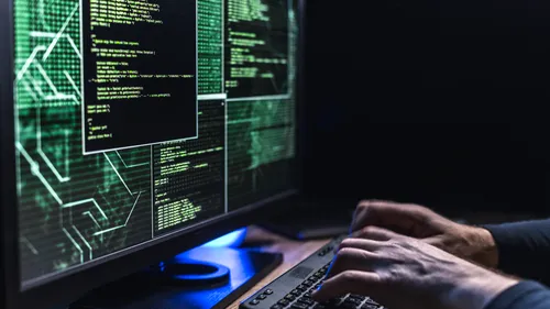 ANCHETĂ. Germania a emis un mandat de arestare pe numele unui hacker care ar fi colaborat cu GRU