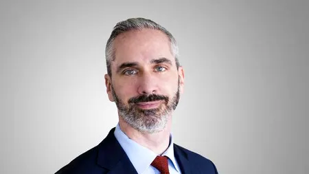 Analist român de la UniCredit Bank Londra: Statele Unite  vor intra în recesiune la mijlocul anului viitor / Cum va fi afectată România