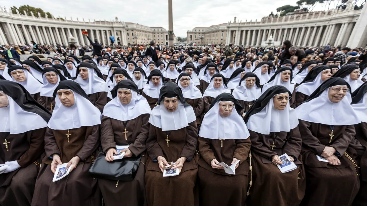 SCANDAL la Vatican. Fondatoarea revistei pentru femei  a demisionat, după ce a acuzat ABUZAREA SEXUALĂ a călugărițelor: Aruncăm prosopul