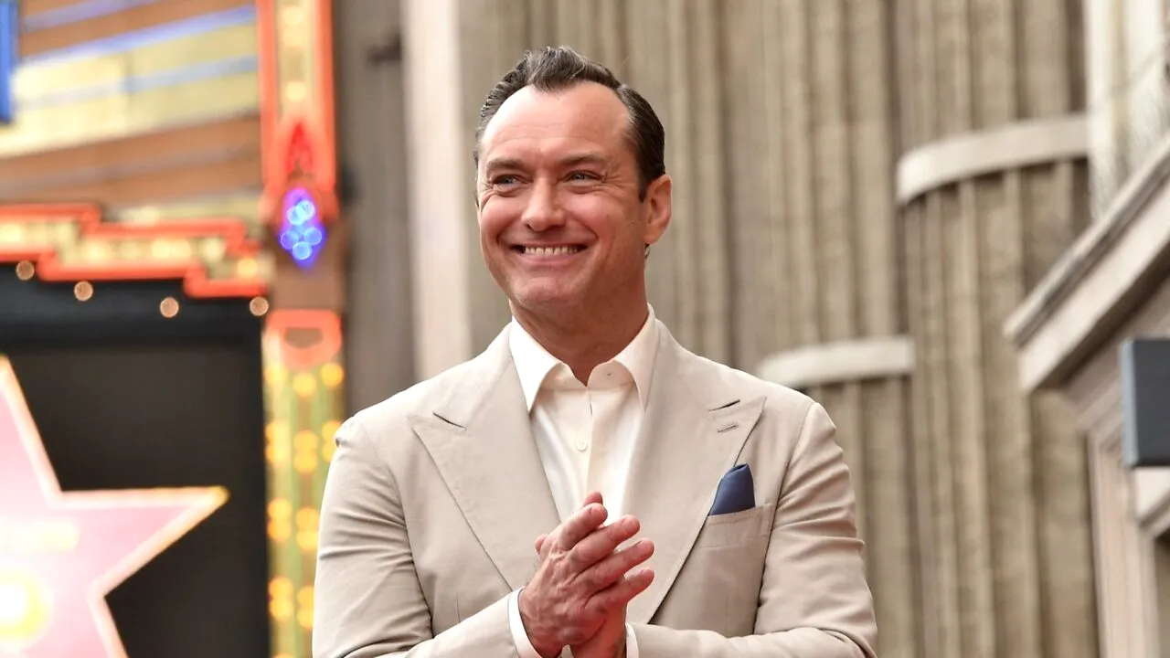 „Vrăjitorul de la Kremlin”: După filmul cu Donald Trump jucat de Sebastian Stan, Jude Law intră în pielea lui Vladimir Putin