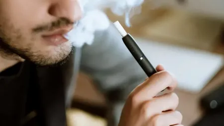 Guvernele își schimbă atitudinea față de produsele fără fum ca alternative la fumat