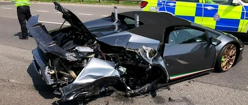MAREA BRITANIE. Un Lamborghini în valoare de 215.000 de lire a fost distrus, la 20 de minute după ce a fost cumpărat.  Bolidul ar fi avut o defecțiune