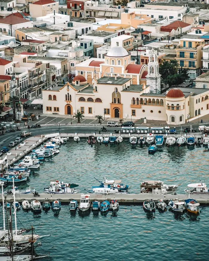 Cu peisaje spectaculoase, tradiții autentice și o istorie bogată, Kalymnos atrage turiști din întreaga lume / Sursa foto: X