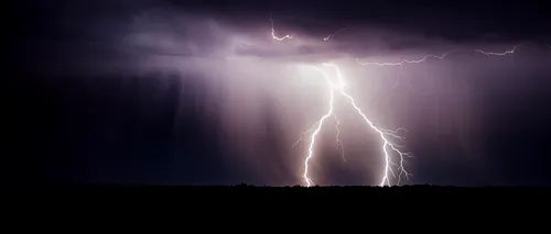 METEO. Cod galben de furtuni în 27 de judeţe din țară / Cum va fi vremea în Capitală