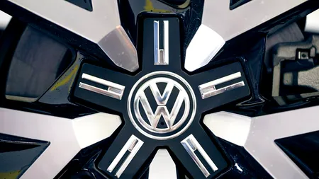 Cum vor politicienii SĂ CONVINGĂ Volkswagen să vină în Galați și Brăila, unde nu e NICI autostradă, NICI aeroport