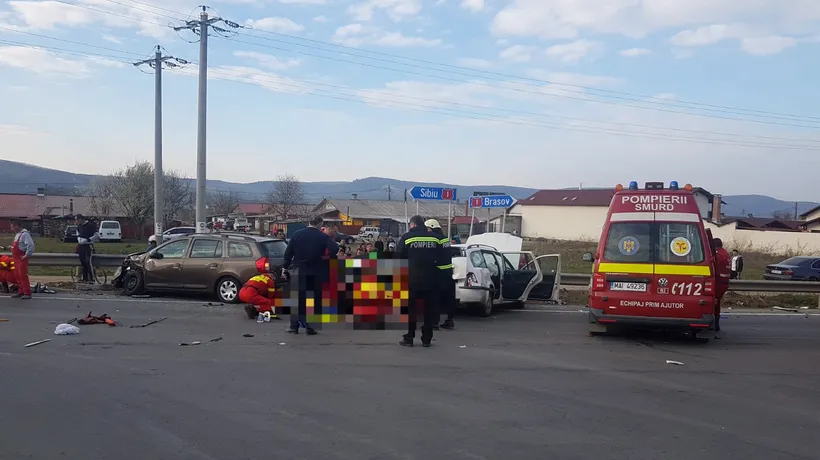 Tragedie în Dâmbovița. Un șofer care a adormit la volan a provocat un accident soldat cu șase răniți, între care doi copii
