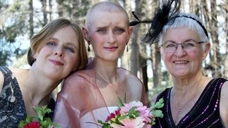 O femeie diagnosticată cu cancer s-a măritat cu ea însăși: 