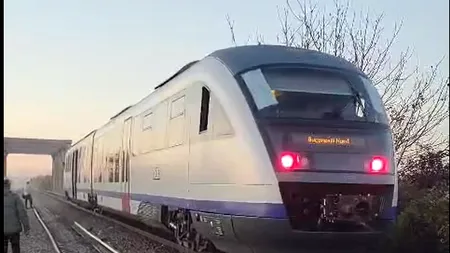 Momente de groază pentru 90 de călători. Un bărbat a fost lovit mortal de tren