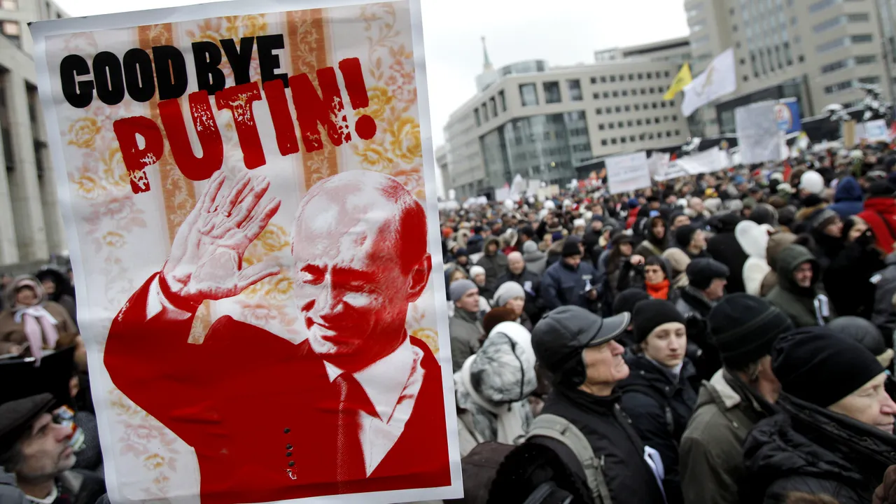 Financial Times analizează dezvăluirile despre Hillary Clinton: Posibilă replică a Kremlinului la protestele anti-Putin din 2011