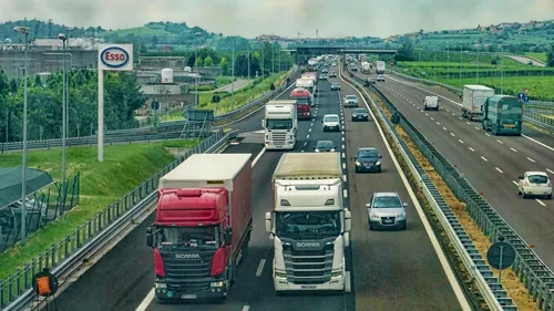 Traficul pe teritoriul Ungariei este restrictionat remporar pentru vehicule mai mari de 7,5 tone