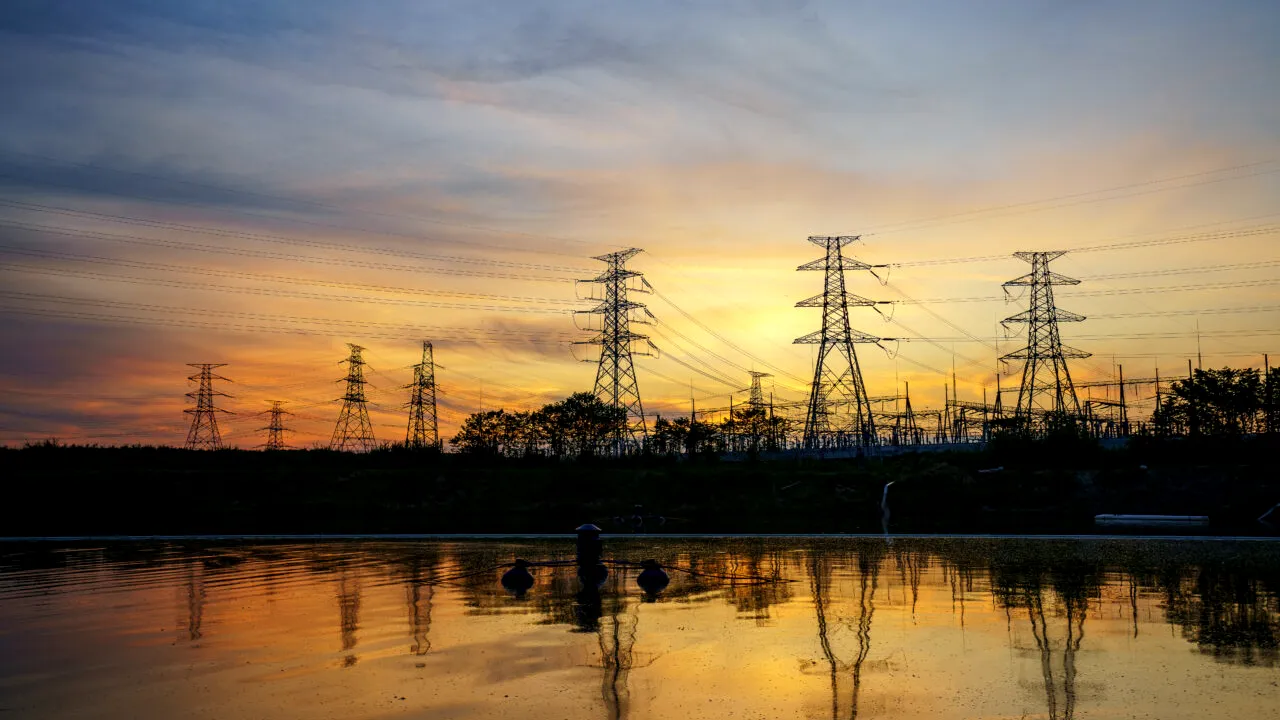 Compania-mamă E.On Germania, reacție OFICIALĂ după ce Guvernul a avizat negativ vânzarea către ungurii de la MVM: 