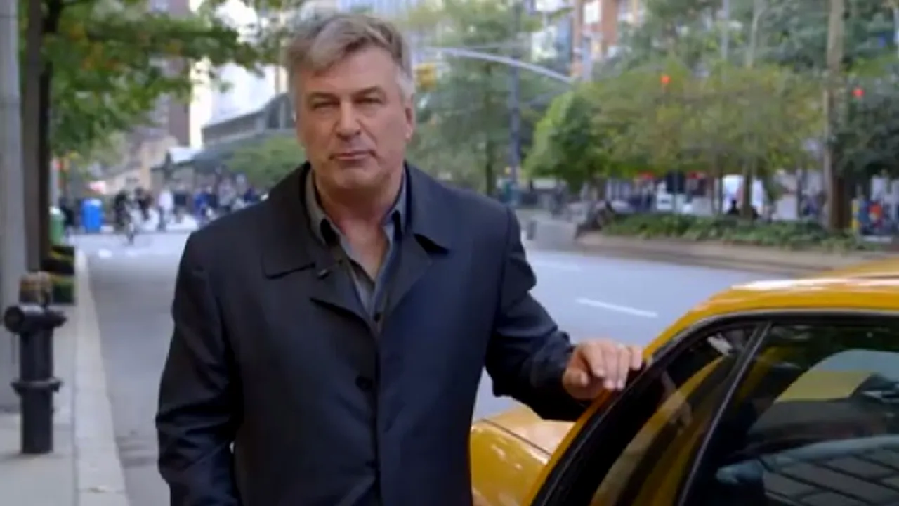 Alec Baldwin, șofer de taxi care oferă sfaturi despre iubire, într-un serial online