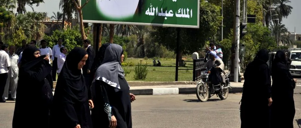 Mii de oameni din Arabia Saudită cer Guvernului eliminarea sistemului de tutelă a bărbaților asupra femeilor