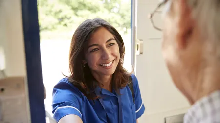 Coșmarul trăit de o badantă în vârstă de 23 de ani din Italia, agresată de pensionar: „A încercat să aibă relații intime cu mine”