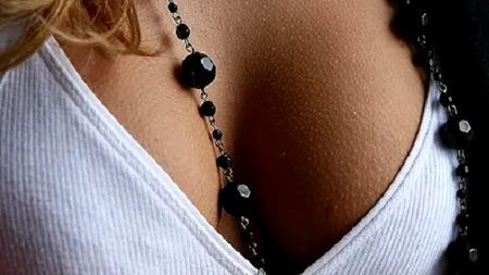 Ce se întâmplă, de fapt, când ni se face pielea de găină