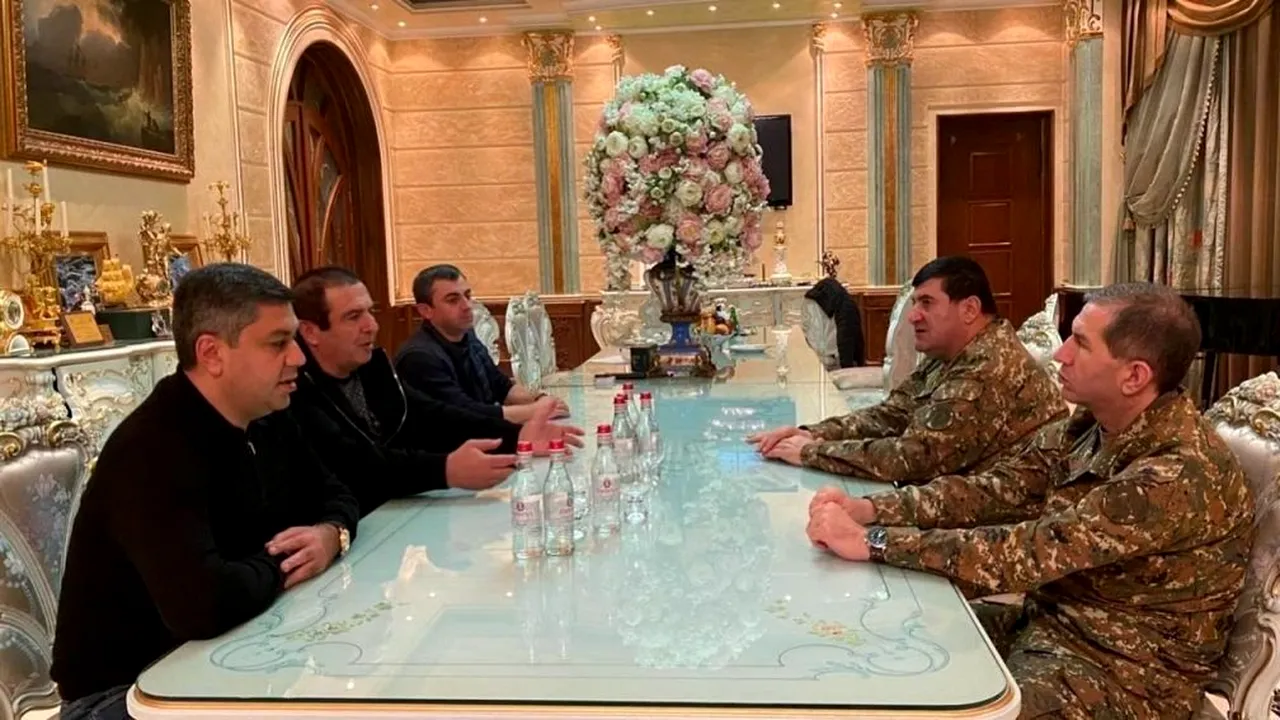 Revoluție la Erevan după capitularea Armeniei în războiul cu Azerbaidjan. Armata lui Vladimir Putin a ocupat Nagorno-Karabah! - VIDEO