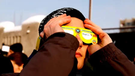 ECLIPSĂ de Soare în 20 martie. Putem să orbim dacă o urmărim cu ochiul liber? Răspunsul surpriză al unui specialist